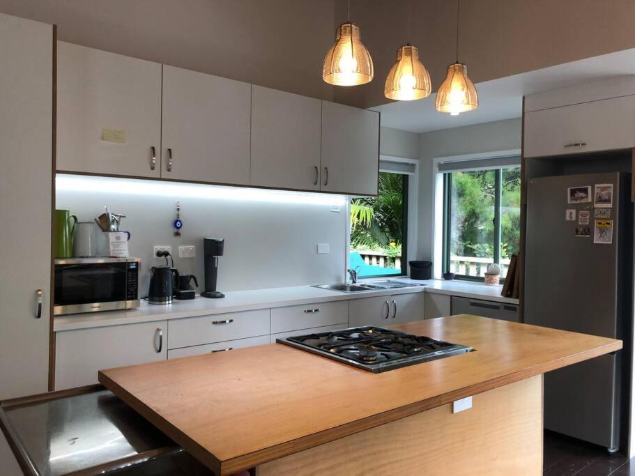 Queens Drive Oneroa Экстерьер фото